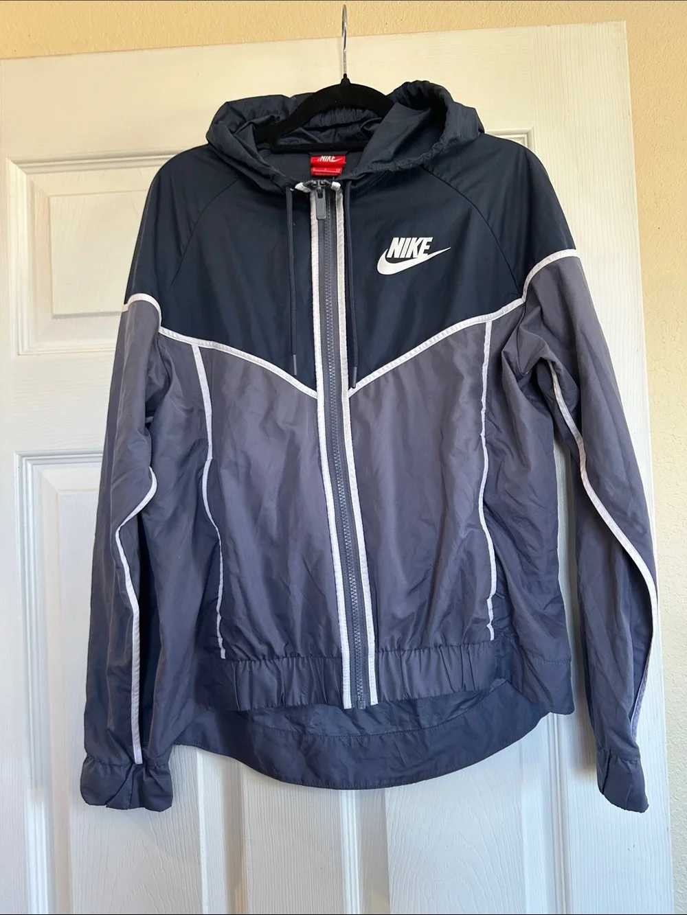 Nike Hooded Windbreaker Jacket in Dark Navy and Light Gray